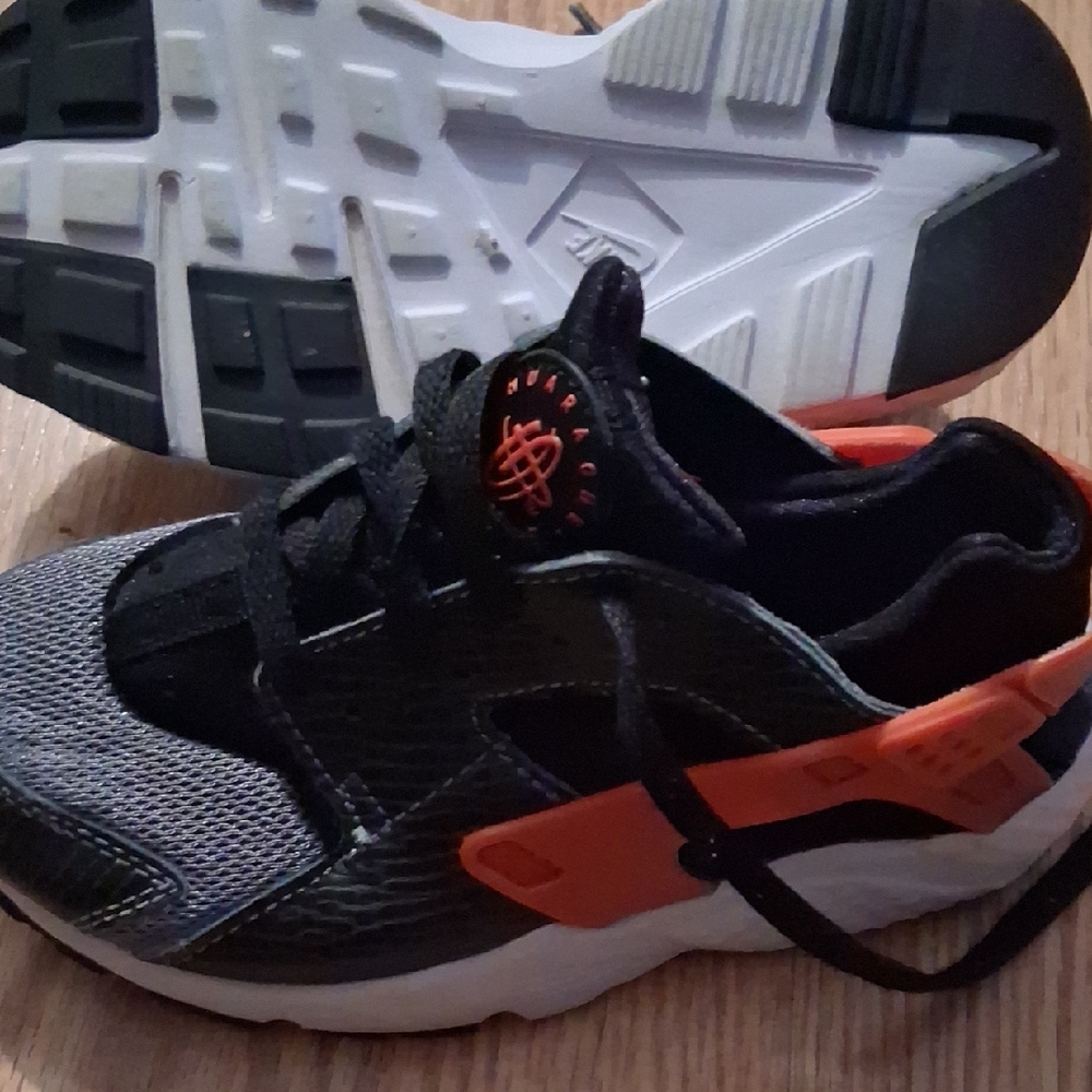 New Nike Black and Orange Sneakers with Huarache Design 10.5 Toddler